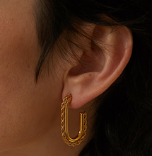 Load image into Gallery viewer, Tres Rope Stud Hoops | 18k Gold plated